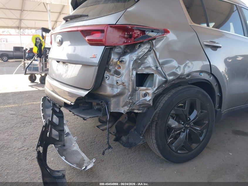 2020 Kia Sportage VIN KNDP63AC1L7745469 IAAI salvage auction — RIGHT REAR, Salvage Title, sold $4,150 on 2026-07-22 (photo 6)