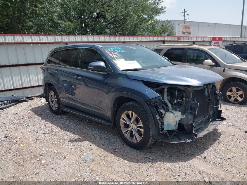 2015 Toyota Highlander VIN 5TDKKRFH4FS058123 IAAI salvage auction — FRONT END, Salvage (Texas), sold $7,600 on 2026-07-09 (photo 1)