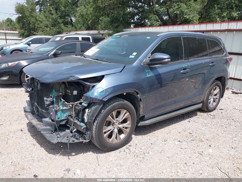 2015 Toyota Highlander VIN 5TDKKRFH4FS058123 IAAI salvage auction — FRONT END, Salvage (Texas), sold $7,600 on 2026-07-09 (photo 2)