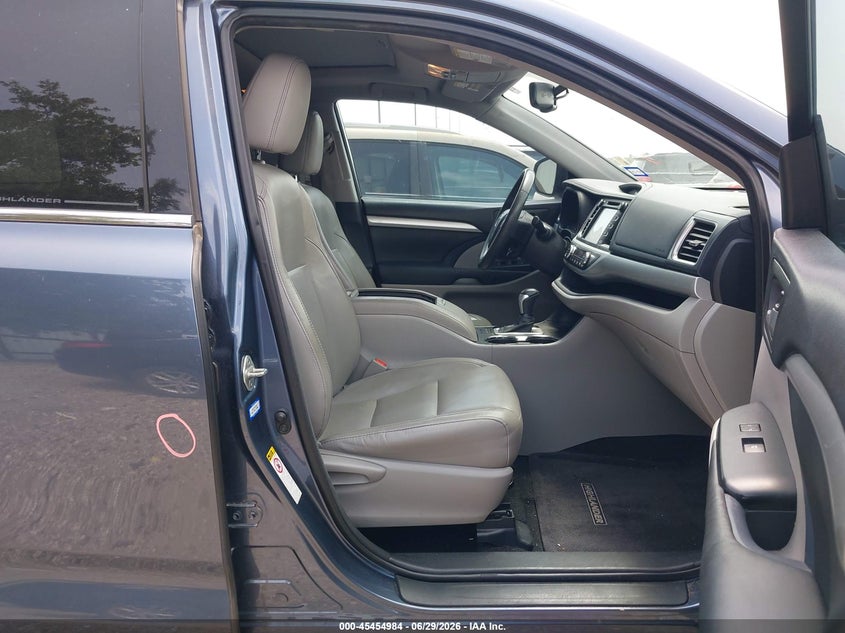 2015 Toyota Highlander VIN 5TDKKRFH4FS058123 IAAI salvage auction — FRONT END, Salvage (Texas), sold $7,600 on 2026-07-09 (photo 5)