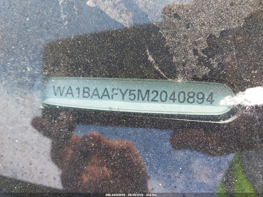2021 Audi Q5 VIN WA1BAAFY5M2040894 IAAI salvage auction — SIDE, Salvage (Massachusetts), sold $8,600 on 2026-07-18 (photo 9)