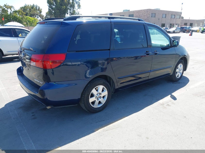 2004 Toyota Sienna VIN 5TDZA22C34S184232 IAAI salvage auction — NORMAL WEAR, Salvage Title - Dealer (California), sold $850 on 2026-07-13 (photo 4)