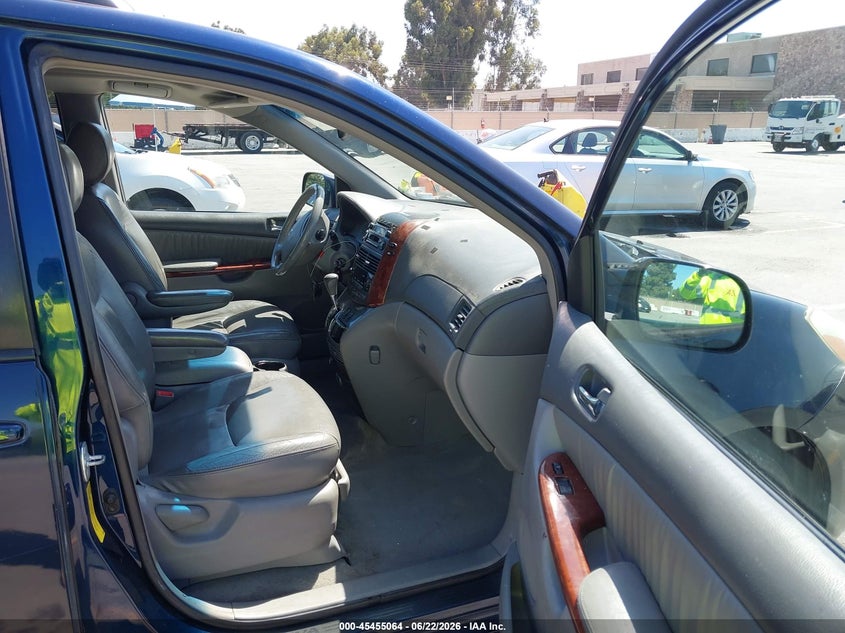 2004 Toyota Sienna VIN 5TDZA22C34S184232 IAAI salvage auction — NORMAL WEAR, Salvage Title - Dealer (California), sold $850 on 2026-07-13 (photo 5)