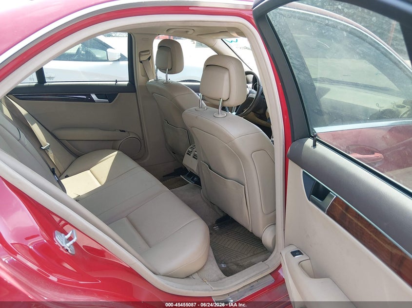2013 Mercedes-benz C class VIN WDDGF4HB2DR244587 IAAI salvage auction — NORMAL WEAR, Original (Texas), sold $2,200 on 2026-07-13 (photo 8)