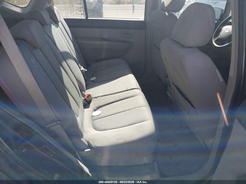 2007 Kia Rondo VIN KNAFG525877067794 IAAI salvage auction — NORMAL WEAR, Clear-Dealer Only (Arizona), sold $250 on 2026-07-09 (photo 8)