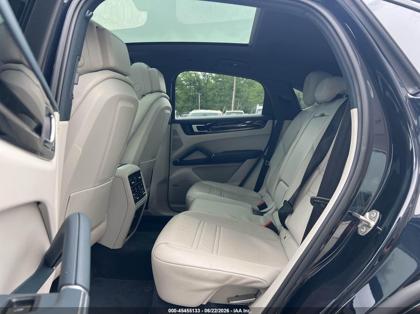 2021 Porsche Cayenne coupe VIN WP1BA2AY1MDA42471 IAAI salvage auction — NORMAL WEAR, Clear (Massachusetts), sold $36,900 on 2026-08-05 (photo 8)