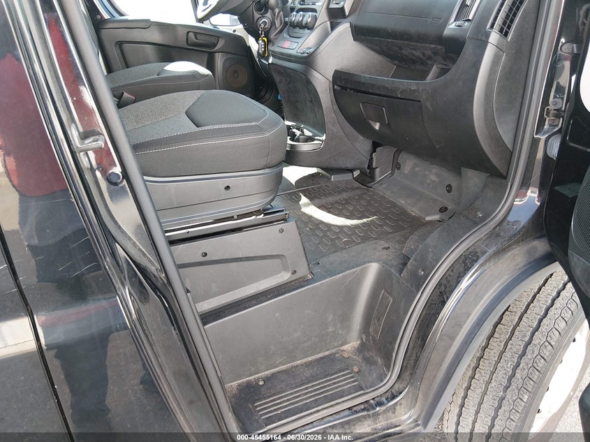 2019 Ram Promaster 2500 VIN 3C6TRVCG0KE502582 IAAI salvage auction — NORMAL WEAR, Sf97 (Maryland), sold $22,250 on 2026-08-18 (photo 5)