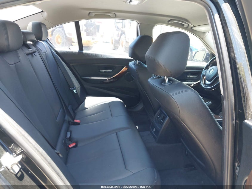 2015 BMW 3er VIN WBA3C1C57FK120342 IAAI salvage auction — FRONT END, Salvage (California), sold $1,425 on 2026-07-13 (photo 8)