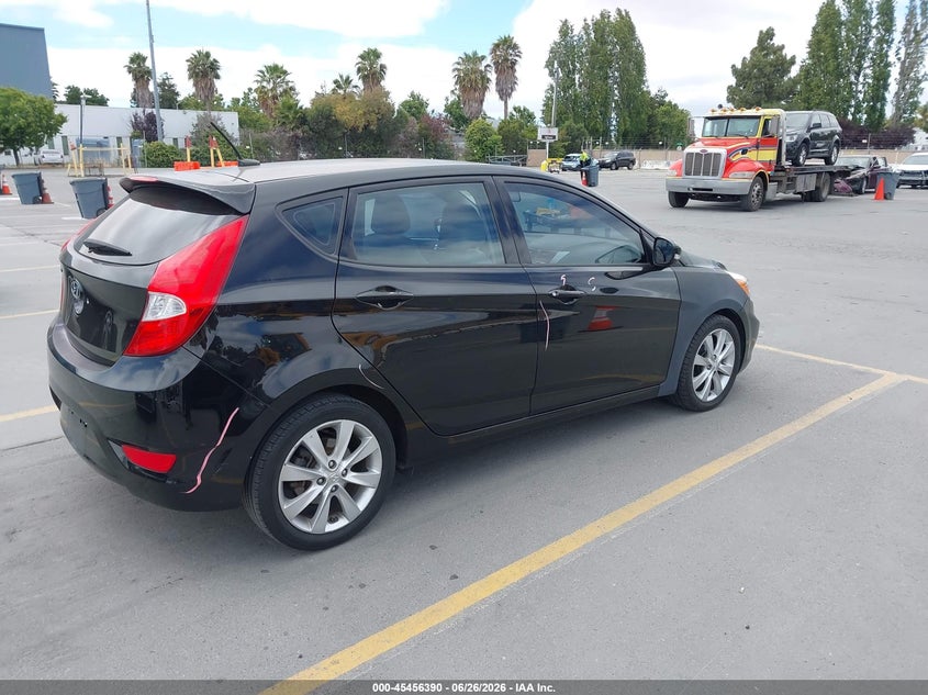 2014 Hyundai Accent VIN KMHCU5AE0EU141932 IAAI salvage auction — LEFT SIDE, Salvage (California), sold $775 on 2026-07-20 (photo 4)