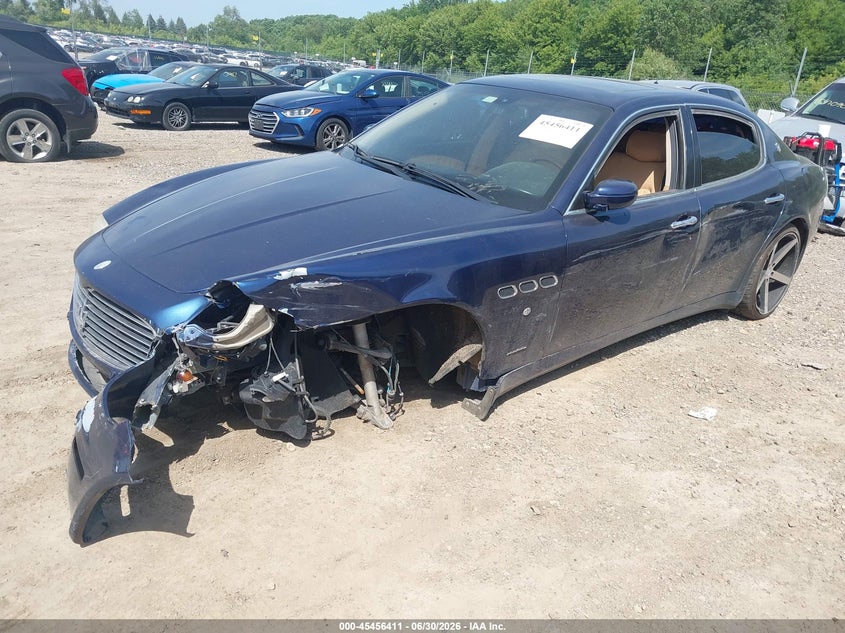 2007 Maserati Quattroporte VIN ZAMCE39A370027114 IAAI salvage auction — SIDE, Salvage (Illinois), sold $25 on 2026-08-09 (photo 2)
