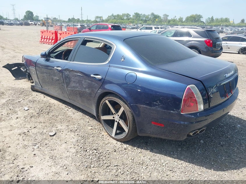 2007 Maserati Quattroporte VIN ZAMCE39A370027114 IAAI salvage auction — SIDE, Salvage (Illinois), sold $25 on 2026-08-09 (photo 3)