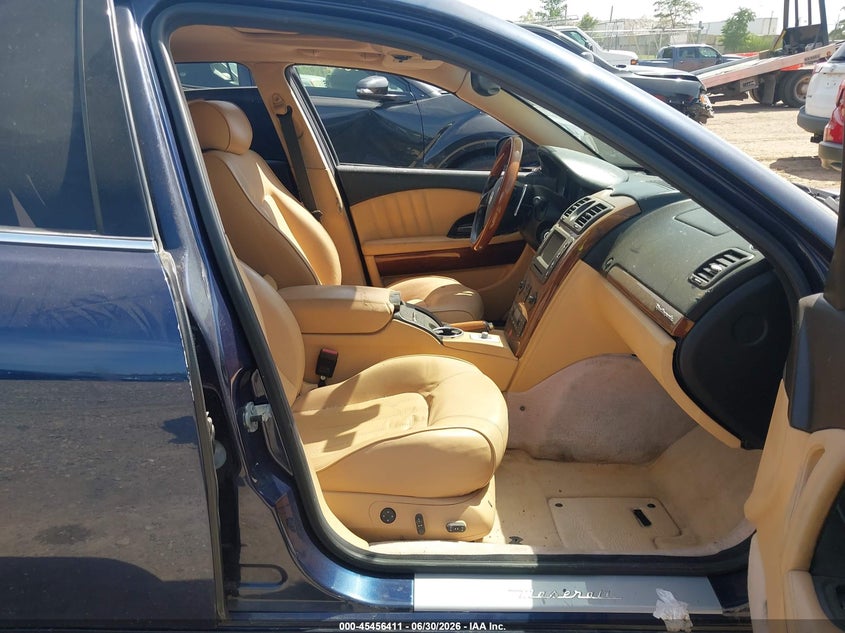 2007 Maserati Quattroporte VIN ZAMCE39A370027114 IAAI salvage auction — SIDE, Salvage (Illinois), sold $25 on 2026-08-09 (photo 5)