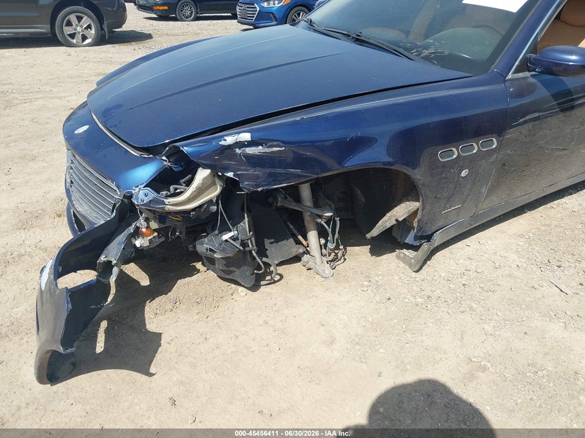 2007 Maserati Quattroporte VIN ZAMCE39A370027114 IAAI salvage auction — SIDE, Salvage (Illinois), sold $25 on 2026-08-09 (photo 6)