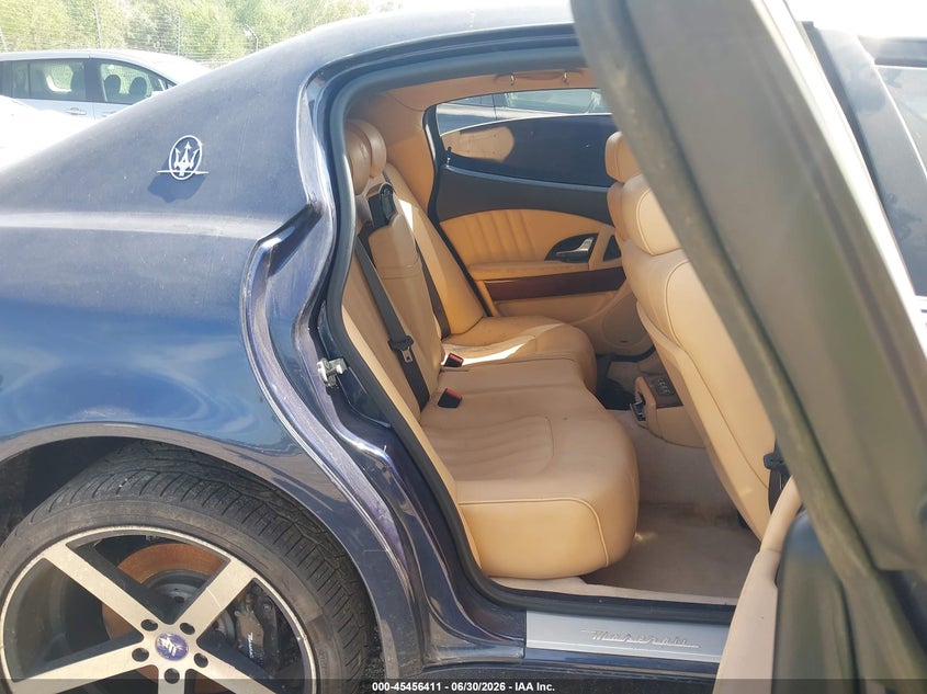 2007 Maserati Quattroporte VIN ZAMCE39A370027114 IAAI salvage auction — SIDE, Salvage (Illinois), sold $25 on 2026-08-09 (photo 8)