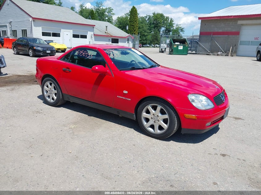 2000 Mercedes-benz Slk-klasse VIN WDBKK47FXYF147499 — IAAI salvage auction photo