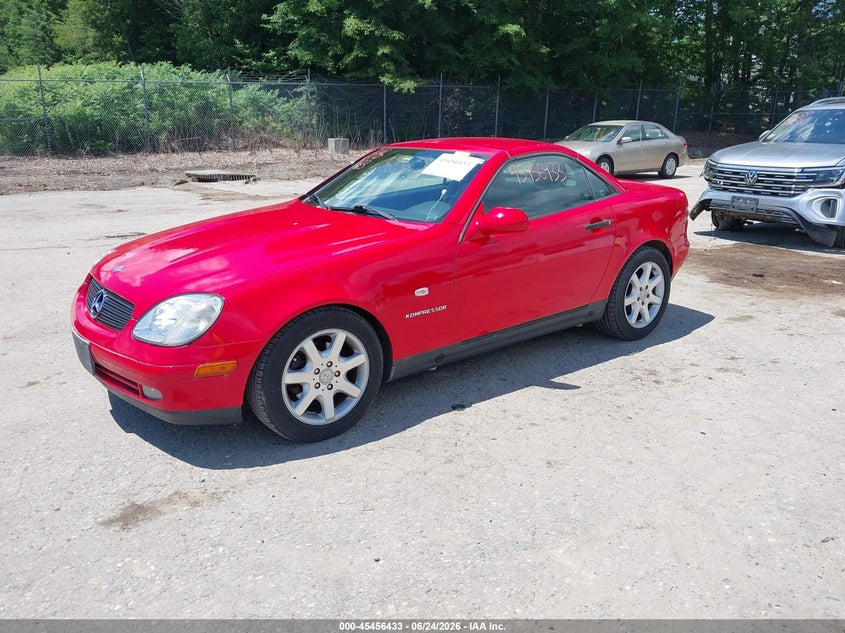 2000 Mercedes-benz Slk-klasse VIN WDBKK47FXYF147499 IAAI salvage auction — NORMAL WEAR, Original (Maine), sold $1,525 on 2026-07-06 (photo 2)