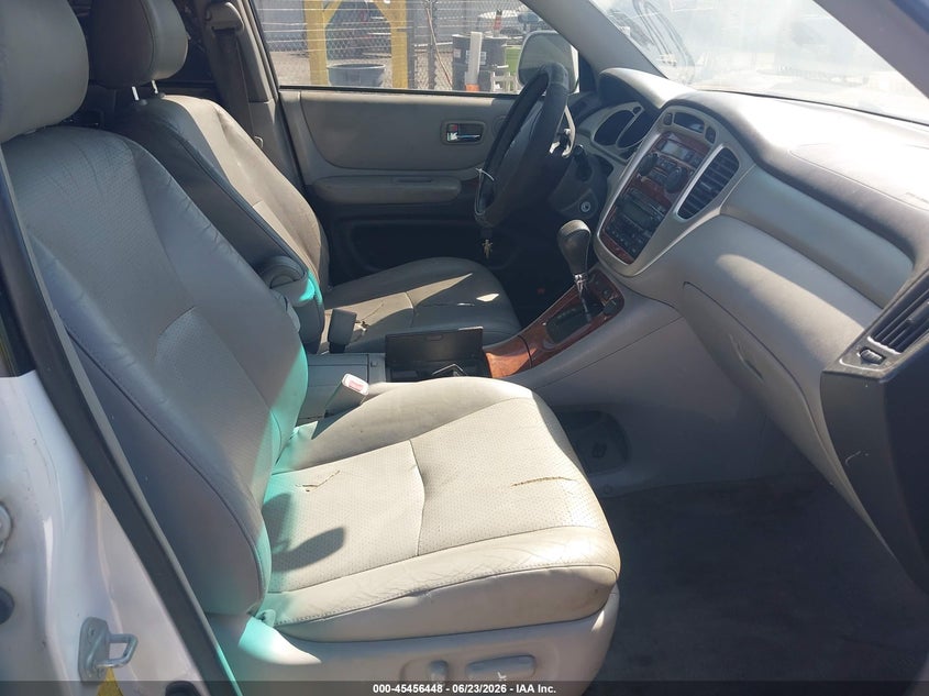 2006 Toyota Highlander hybrid VIN JTEEW21A860003238 IAAI salvage auction — NORMAL WEAR, Clear - Dealer Only (California), sold $925 on 2026-07-07 (photo 5)