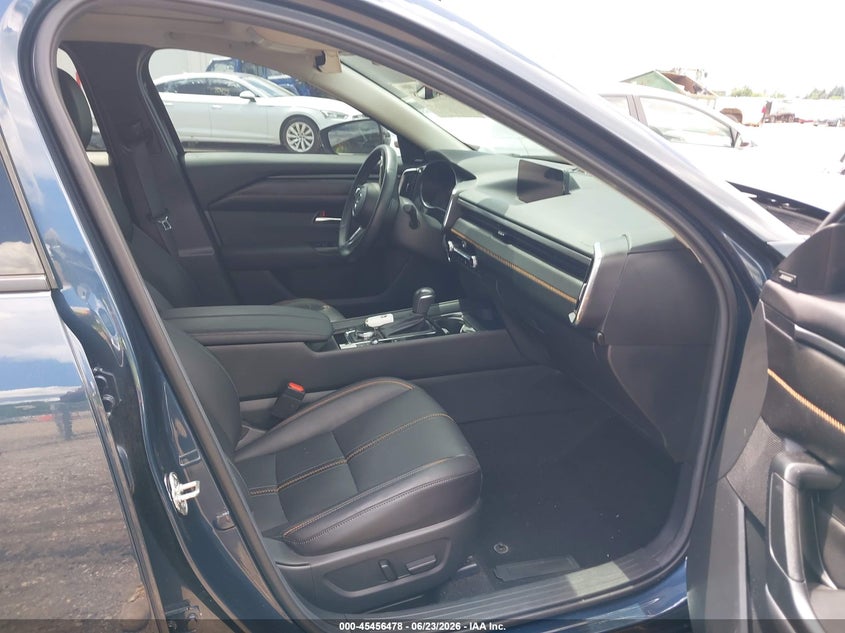 2025 Mazda Cx-50 VIN 7MMVAAEW7SN120776 IAAI salvage auction — FRONT END, Salvage Title, sold $13,900 on 2026-08-26 (photo 5)