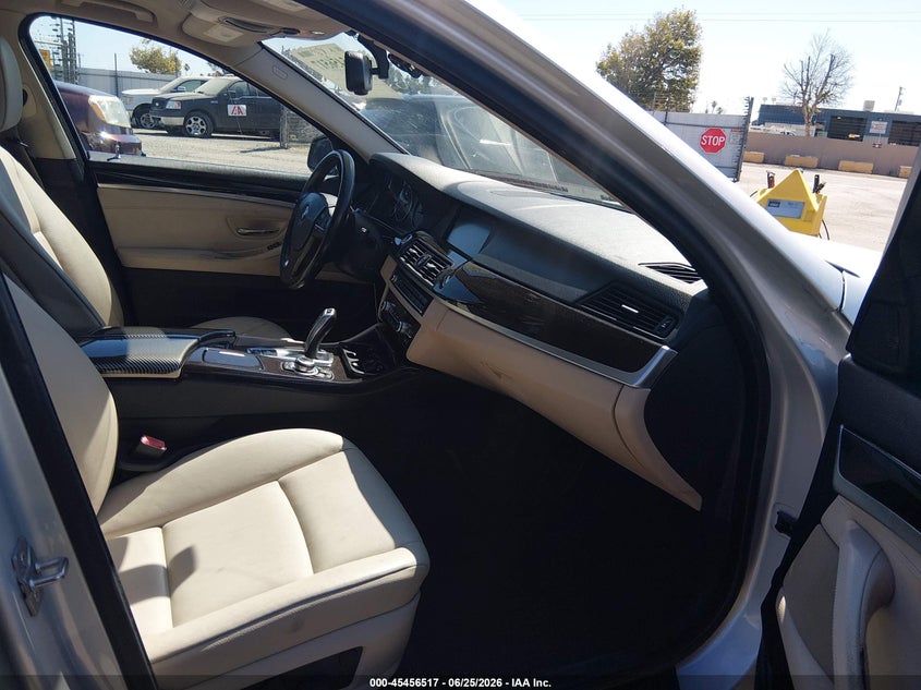 2011 BMW 5 series VIN WBAFR7C57BC608421 IAAI salvage auction — NORMAL WEAR, Clear (California), sold $625 on 2026-07-28 (photo 5)