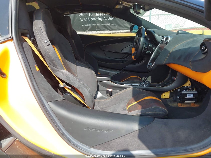 2020 Mclaren 570s VIN SBM13FAAXLW009027 IAAI salvage auction — UNKNOWN, Salvage Title, sold $70,000 on 2026-09-02 (photo 8)