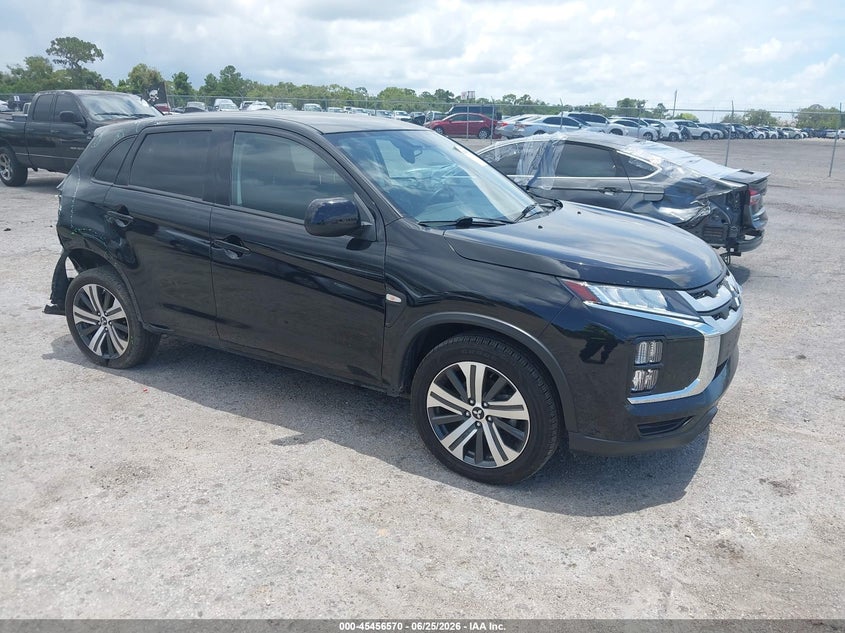 2024 Mitsubishi Outlander VIN JA4ARUAU9RU010447 IAAI salvage auction — REAR END, Rebuildable (Florida), sold $4,100 on 2026-07-30 (photo 1)