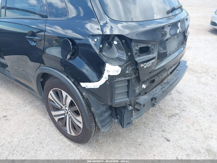 2024 Mitsubishi Outlander VIN JA4ARUAU9RU010447 IAAI salvage auction — REAR END, Rebuildable (Florida), sold $4,100 on 2026-07-30 (photo 6)