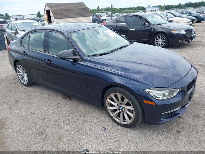2013 BMW 3er VIN WBA3B3C53DJ698665 IAAI salvage auction — UNKNOWN, Salvage (Illinois), sold $550 on 2026-08-05 (photo 1)
