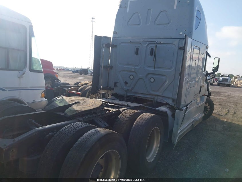 2023 Freightliner New cascadia 126 VIN 3AKJHHDR3PSNJ7304 IAAI salvage auction — SIDE, Clear (Arkansas), sold $22,500 on 2026-09-16 (photo 4)
