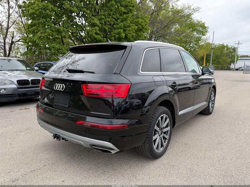 2019 Audi Q7 VIN WA1LAAF7XKD008942 IAAI salvage auction — NORMAL WEAR, Clear (New York), sold $6,625 on 2026-07-29 (photo 4)