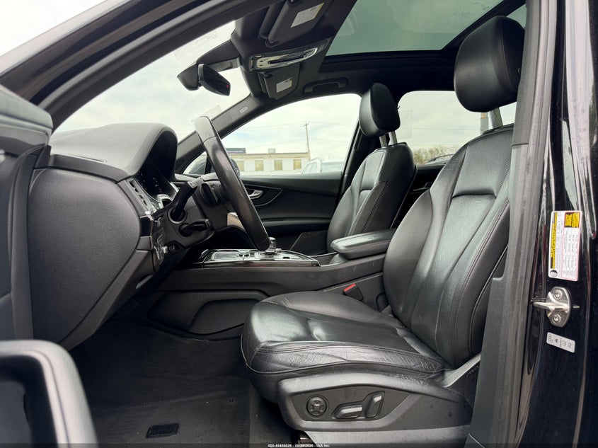 2019 Audi Q7 VIN WA1LAAF7XKD008942 IAAI salvage auction — NORMAL WEAR, Clear (New York), sold $6,625 on 2026-07-29 (photo 5)