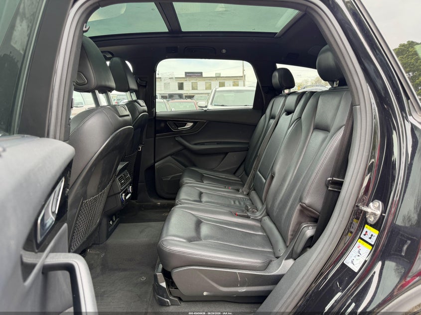 2019 Audi Q7 VIN WA1LAAF7XKD008942 IAAI salvage auction — NORMAL WEAR, Clear (New York), sold $6,625 on 2026-07-29 (photo 7)