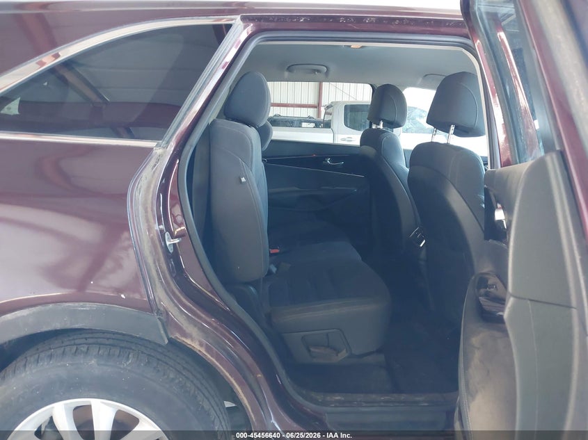2017 Kia Sorento VIN 5XYPG4A52HG222007 IAAI salvage auction — NORMAL WEAR, Clear - Dealer Only (California), sold $1,450 on 2026-07-28 (photo 8)