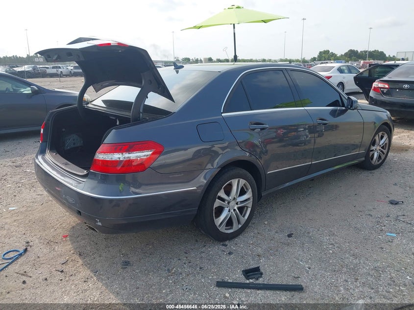 2010 Mercedes-benz E-class VIN WDDHF5GBXAA036334 IAAI salvage auction — WATER/FLOOD, Salvage (Texas), sold $425 on 2026-07-23 (photo 4)