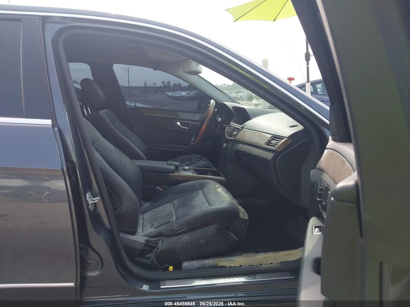 2010 Mercedes-benz E-class VIN WDDHF5GBXAA036334 IAAI salvage auction — WATER/FLOOD, Salvage (Texas), sold $425 on 2026-07-23 (photo 5)