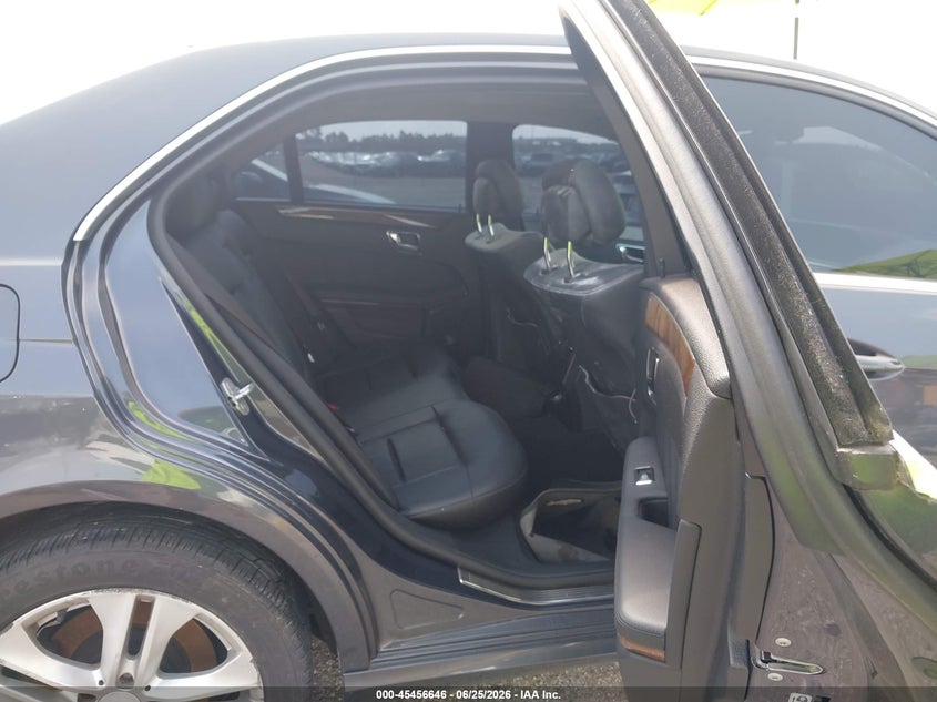 2010 Mercedes-benz E-class VIN WDDHF5GBXAA036334 IAAI salvage auction — WATER/FLOOD, Salvage (Texas), sold $425 on 2026-07-23 (photo 8)