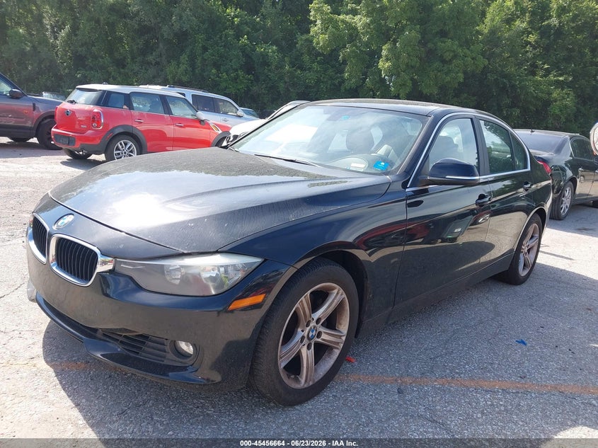 2015 BMW 3er VIN WBA3B5G58FNS13969 IAAI salvage auction — NORMAL WEAR, Clear (Missouri), sold $1,175 on 2026-07-29 (photo 2)