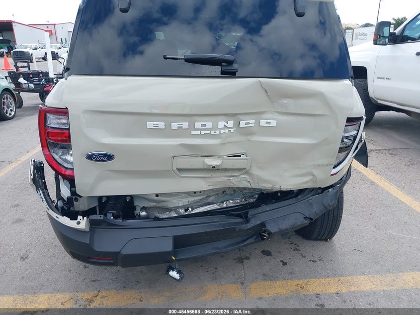 2025 Ford Bronco sport VIN 3FMCR9BN7SRF23403 IAAI salvage auction — REAR END, Salvage Title, sold $10,100 on 2026-07-30 (photo 6)