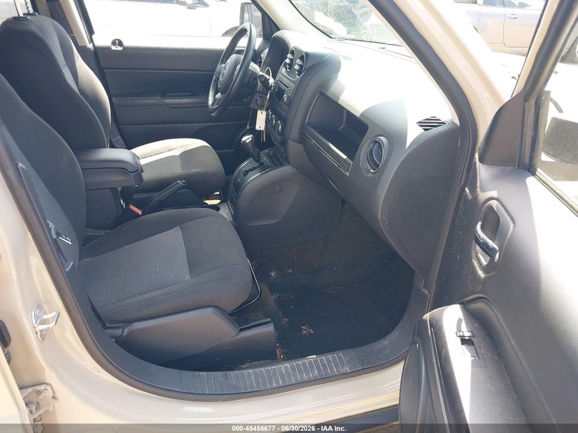 2016 Jeep Liberty (patriot) VIN 1C4NJRFB9GD772788 IAAI salvage auction — FRONT END, Salvage (Ohio), sold $1,750 on 2026-07-25 (photo 5)