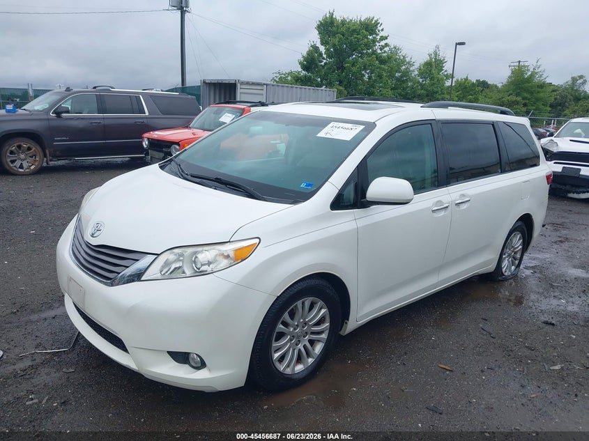 2015 Toyota Sienna VIN 5TDYK3DC8FS643768 IAAI salvage auction — REAR END, Clear (Virginia), sold $4,050 on 2026-07-27 (photo 2)