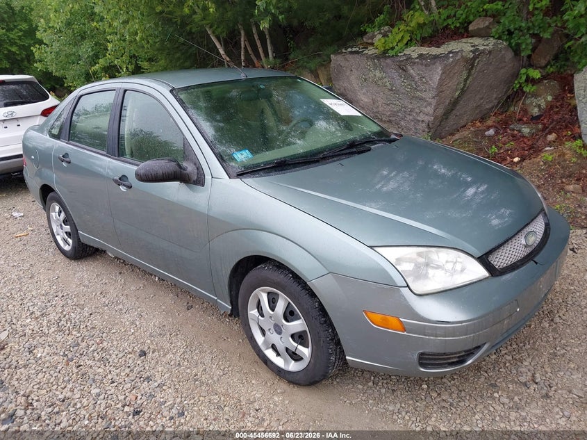 2005 Ford Focus VIN 1FAFP34N55W201352 IAAI salvage auction — NORMAL WEAR, Clear (Massachusetts), sold $250 on 2026-07-19 (photo 1)