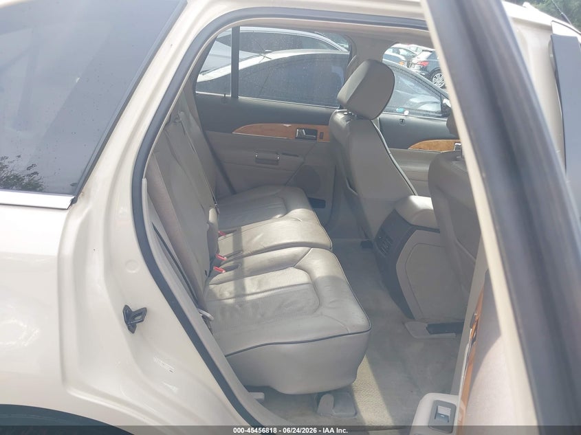 2015 Lincoln Mkx VIN 2LMDJ8JK1FBL31819 IAAI salvage auction — ROLLOVER, Salvage (Kansas), sold $550 on 2026-07-12 (photo 8)