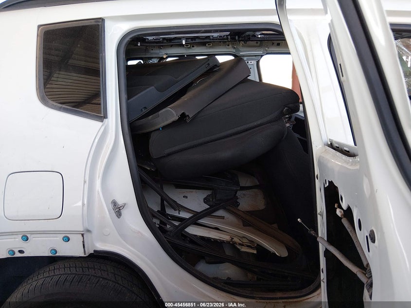 2018 Jeep Renegade VIN ZACCJBAB7JPH25662 IAAI salvage auction — NORMAL WEAR, Salvage (Arizona), sold $250 on 2026-07-28 (photo 8)