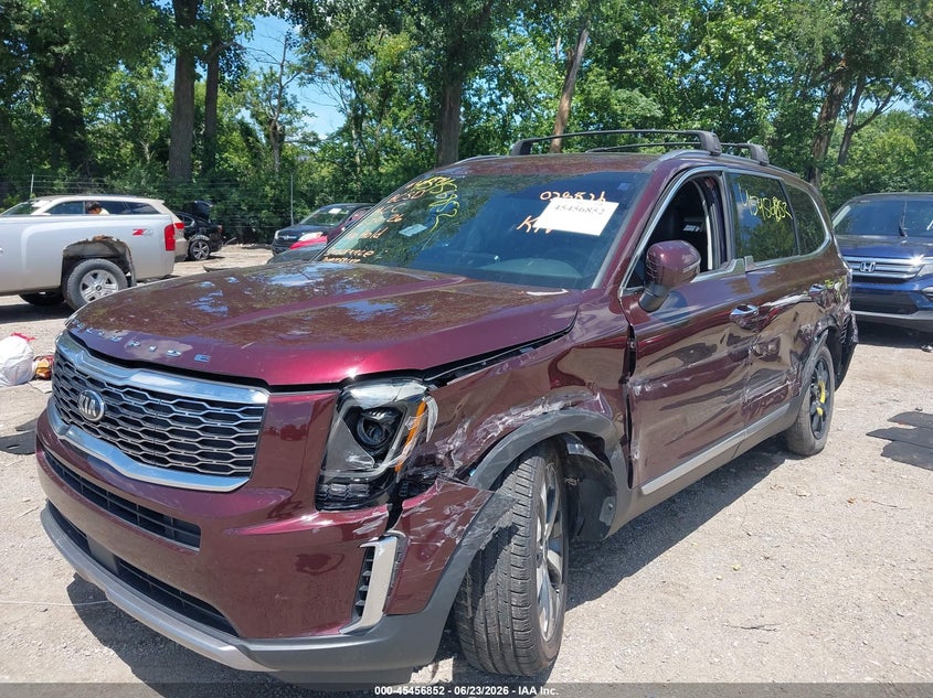 2020 Kia Telluride VIN 5XYP64HCXLG028826 IAAI salvage auction — FRONT & REAR, Salvage (Indiana), sold $3,950 on 2026-07-29 (photo 6)
