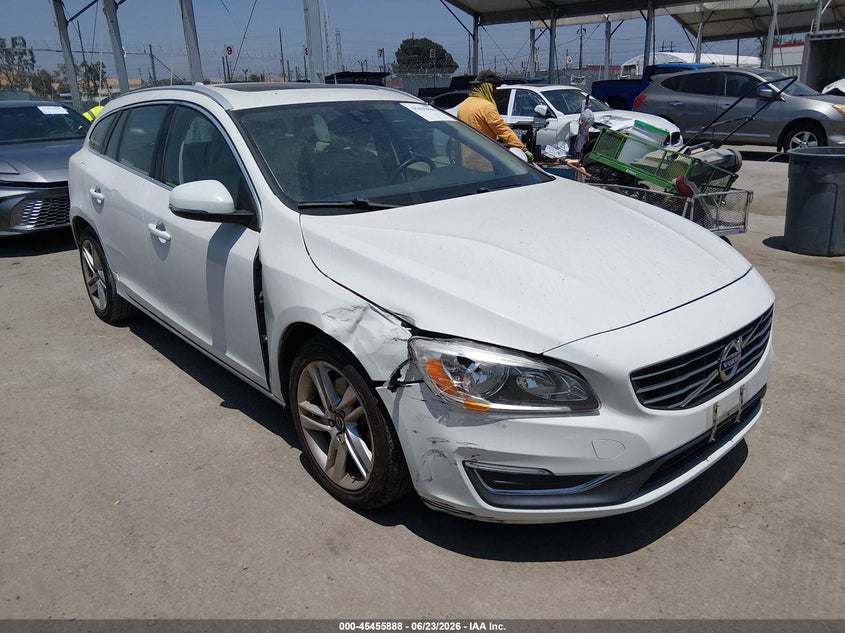 2015 Volvo V60 VIN YV126MEB3F1207889 IAAI salvage auction — RIGHT FRONT, Salvage (California), sold $1,475 on 2026-07-15 (photo 1)