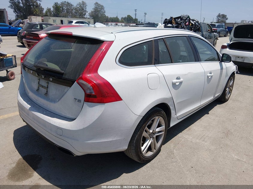 2015 Volvo V60 VIN YV126MEB3F1207889 IAAI salvage auction — RIGHT FRONT, Salvage (California), sold $1,475 on 2026-07-15 (photo 4)