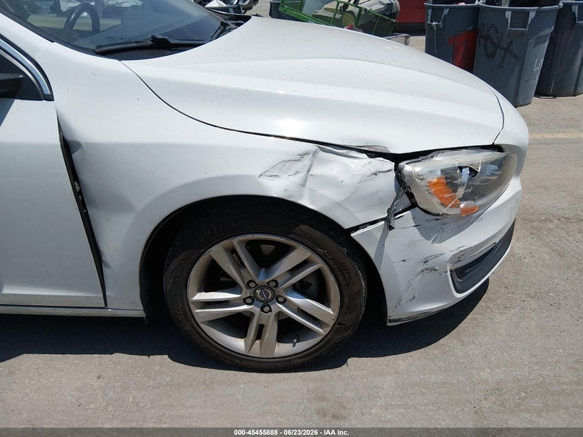2015 Volvo V60 VIN YV126MEB3F1207889 IAAI salvage auction — RIGHT FRONT, Salvage (California), sold $1,475 on 2026-07-15 (photo 6)