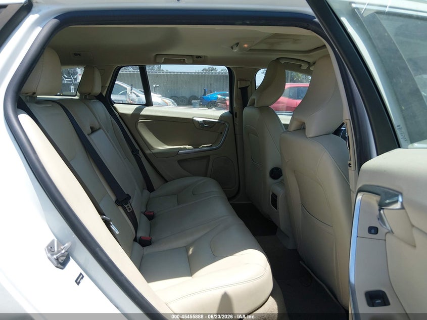 2015 Volvo V60 VIN YV126MEB3F1207889 IAAI salvage auction — RIGHT FRONT, Salvage (California), sold $1,475 on 2026-07-15 (photo 8)