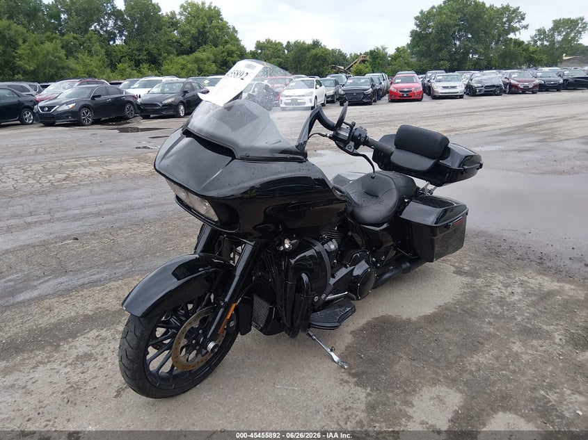 2018 Harley-davidson Road glide VIN 1HD1KTC17JB601026 IAAI salvage auction — FRONT END, Salvage Title, sold $8,100 on 2026-08-19 (photo 2)