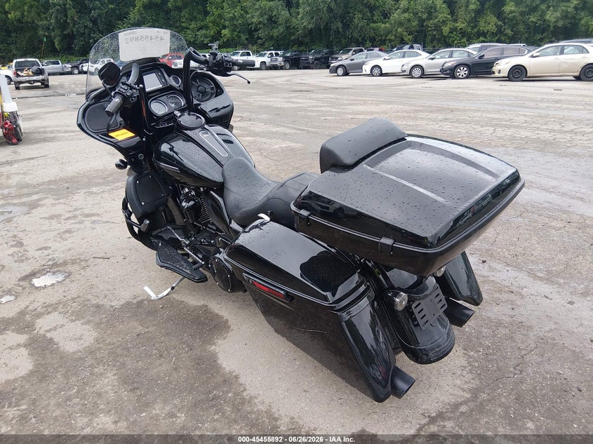 2018 Harley-davidson Road glide VIN 1HD1KTC17JB601026 IAAI salvage auction — FRONT END, Salvage Title, sold $8,100 on 2026-08-19 (photo 3)