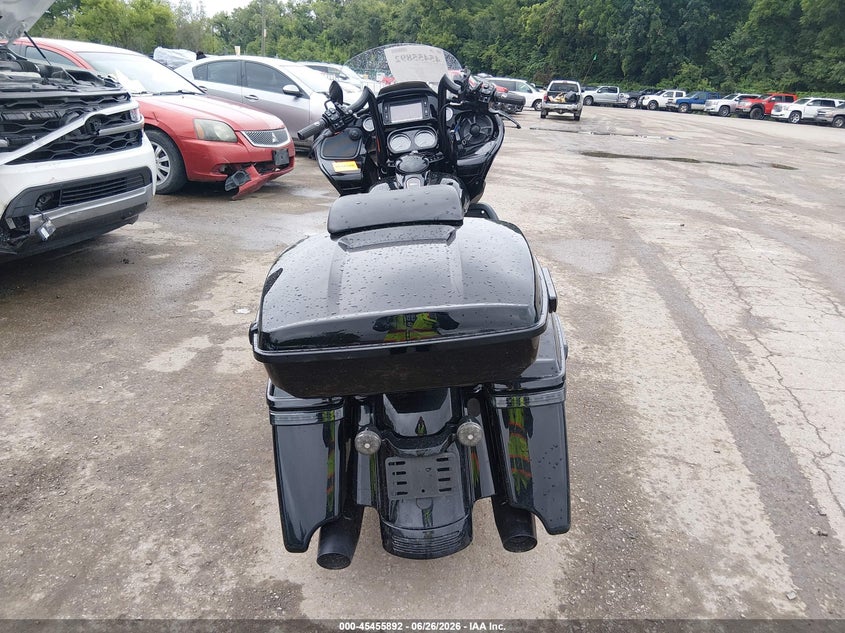 2018 Harley-davidson Road glide VIN 1HD1KTC17JB601026 IAAI salvage auction — FRONT END, Salvage Title, sold $8,100 on 2026-08-19 (photo 6)